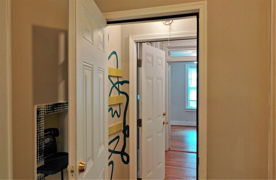 Building Photo - 120 S Harden St