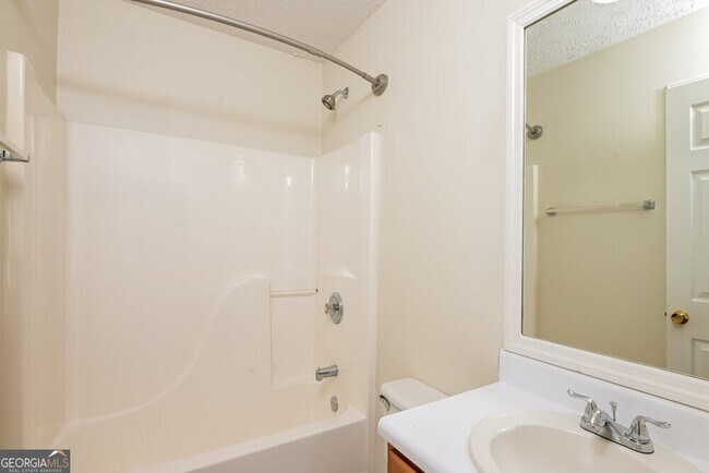 Building Photo - 2770 Lake Park Ridge W