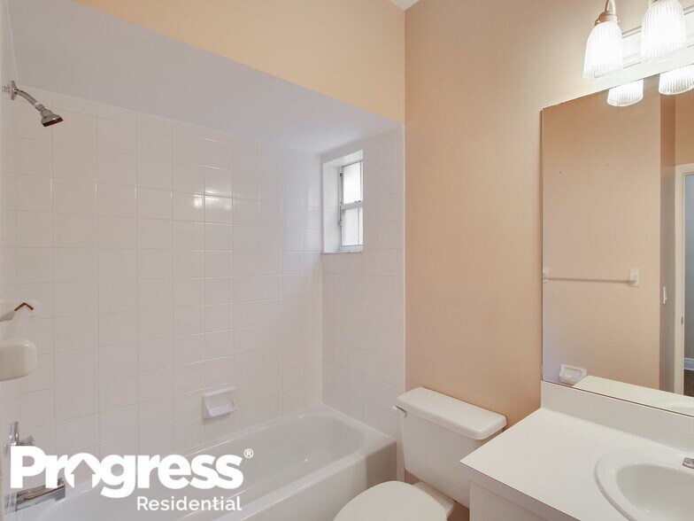 Building Photo - 9216 SW 213th Ln