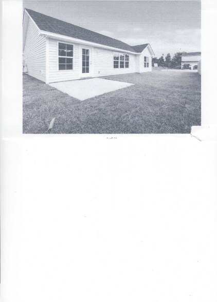Building Photo - 865 merilou Way