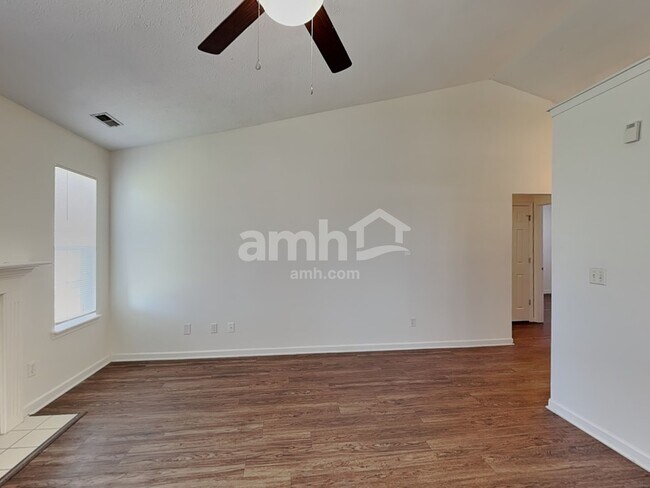 Building Photo - 2154 Meadow Glen Blvd