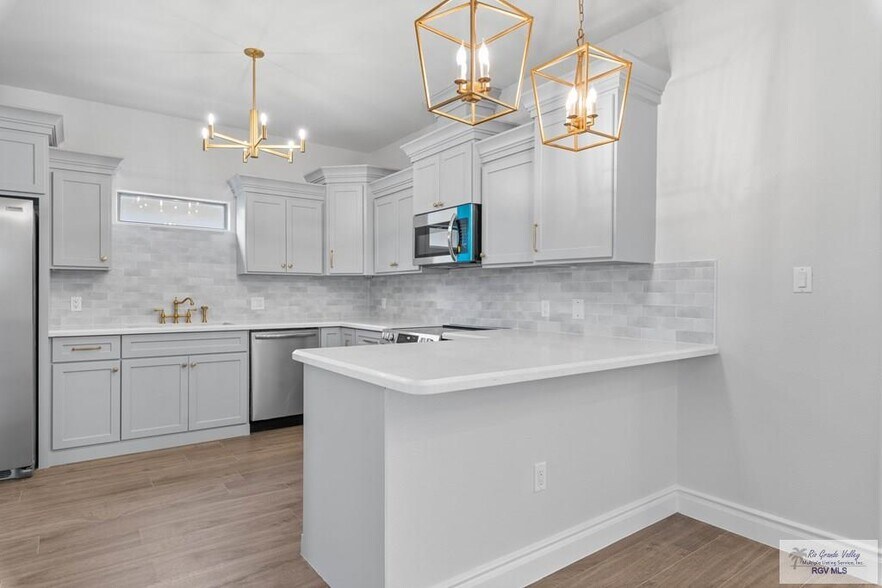 Building Photo - 2170 Portofino Blvd