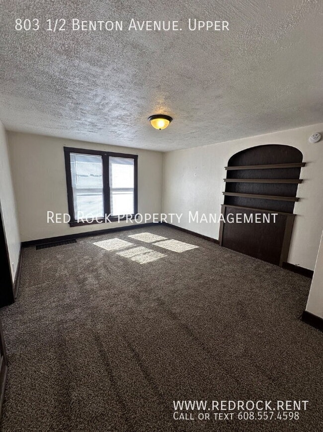 Building Photo - 803 1/2 Benton Avenue. Upper-
