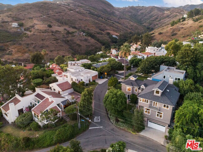 Building Photo - 2962 Valmere Dr