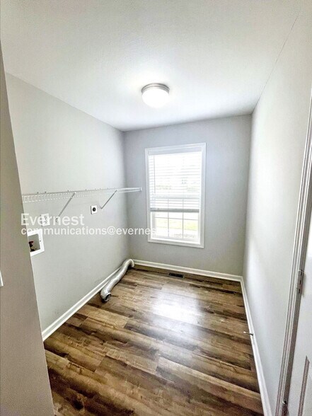 Building Photo - 3740 N Jot Dr