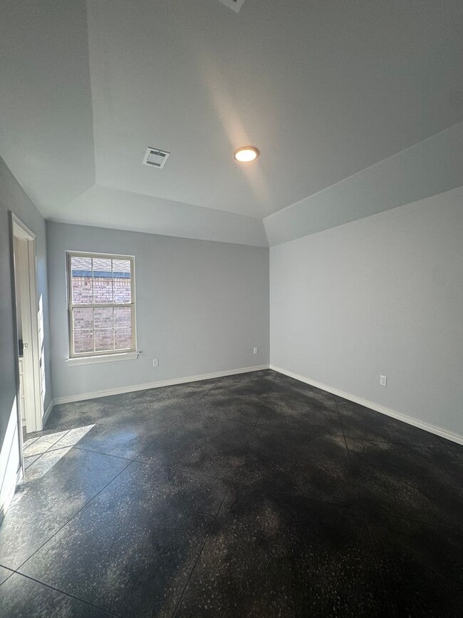 Building Photo - 3/2/1 Fabulous new build 2025 1/2 off special 1st month's rent