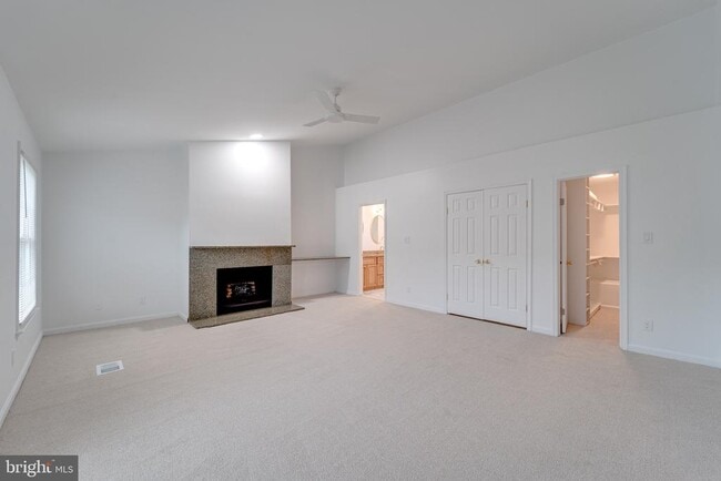 Building Photo - 4047 Chetham Wy