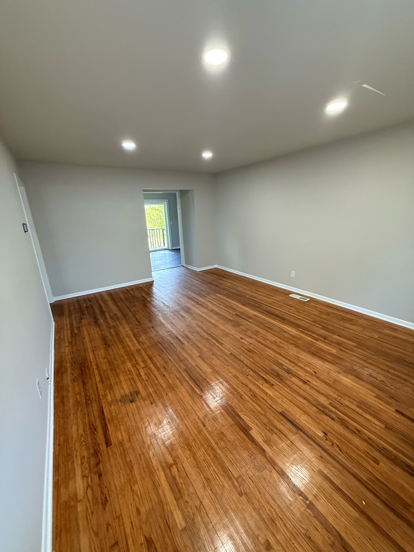 Building Photo - 744 N Moccasin St