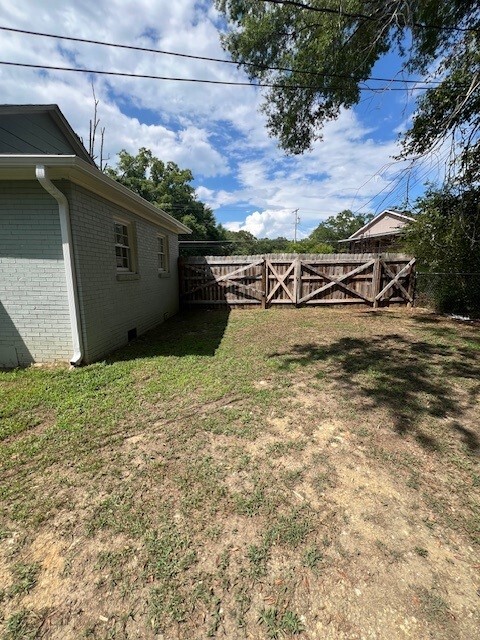 Building Photo - 1029 Main St