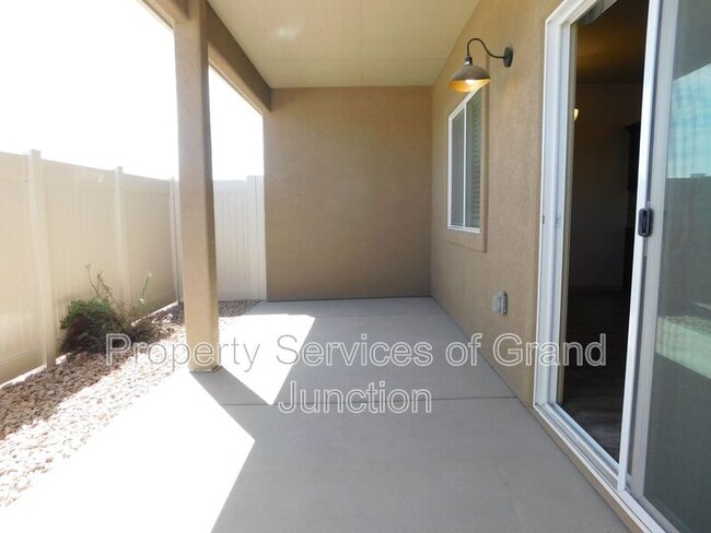 Building Photo - 592 Treviso Ct