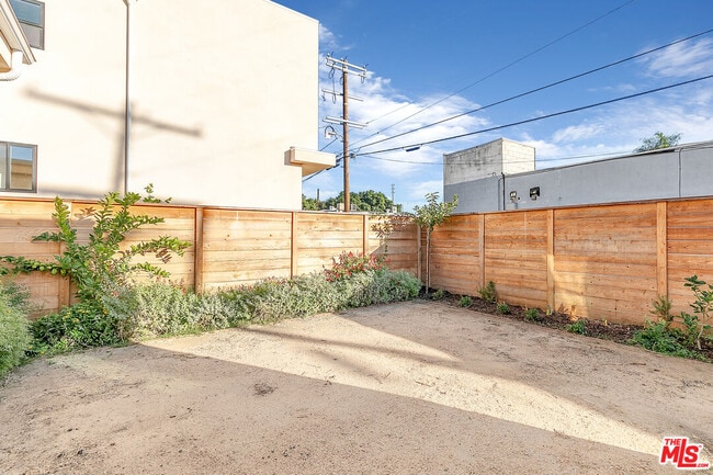 Building Photo - 3062 Field Ave