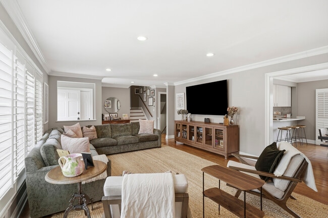 Building Photo - 221 Mamaroneck Rd