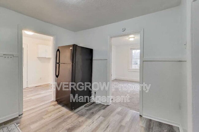 Building Photo - 2219 Hovey St