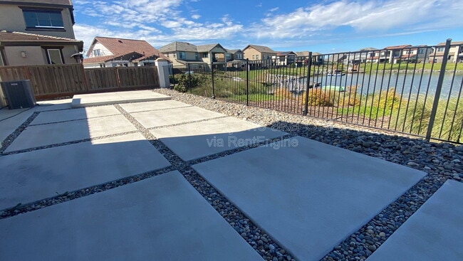 Building Photo - 17823 Taft Dr