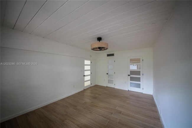 Building Photo - 6380 Jack Rabbit Ln