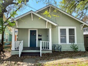 Building Photo - 30th-407 E