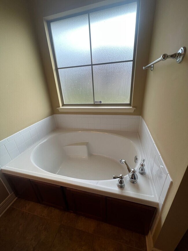 Building Photo - LEGACY SUBDIVISION- PET FRIENDLY