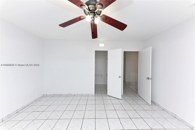 Building Photo - 3019 SW 68th Terrace