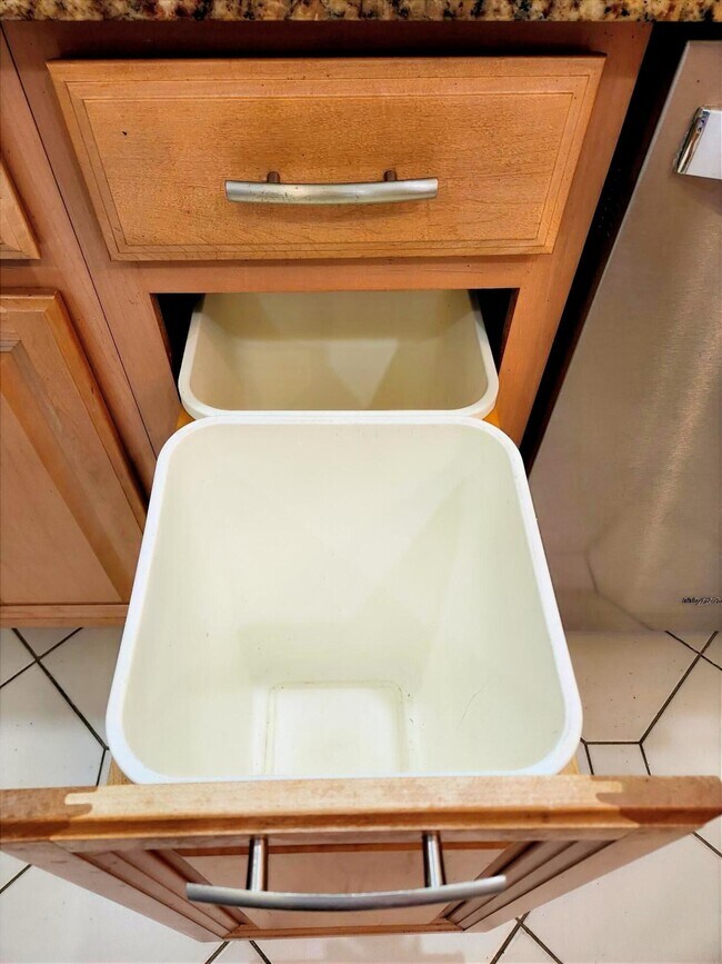 Building Photo - 2008 S Federal Hwy