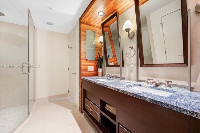 Building Photo - 6899 Collins Ave