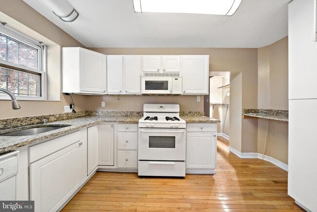 Building Photo - 926 E Passyunk Ave