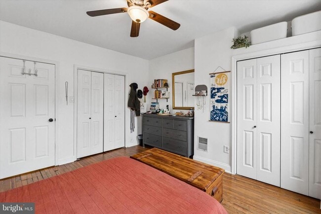 Building Photo - 1555 E Palmer St