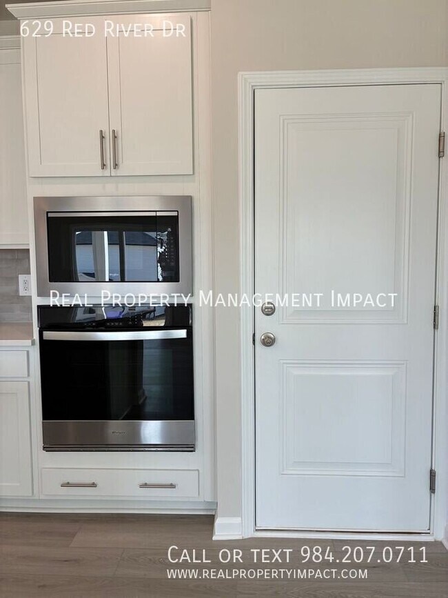 Building Photo - 629 Red River Dr