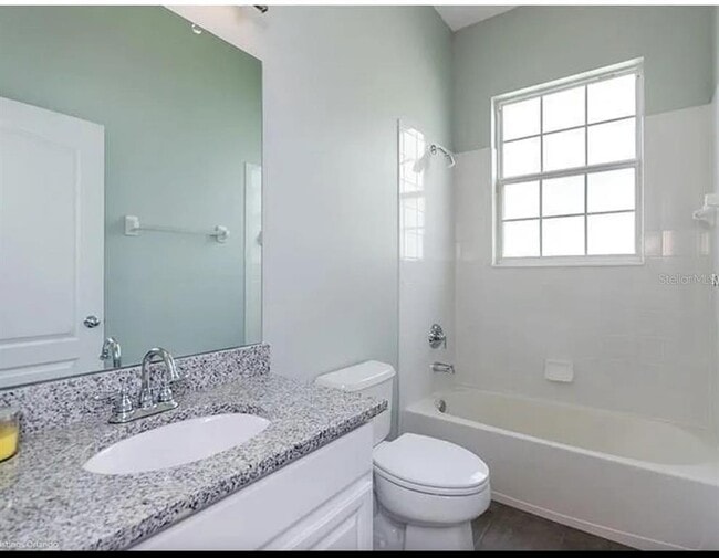 Building Photo - 205 Redbud St