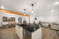 Building Photo - 420 N 6th Ave