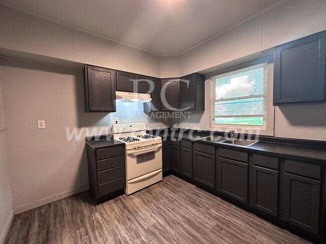 Building Photo - 223 Kentucky-