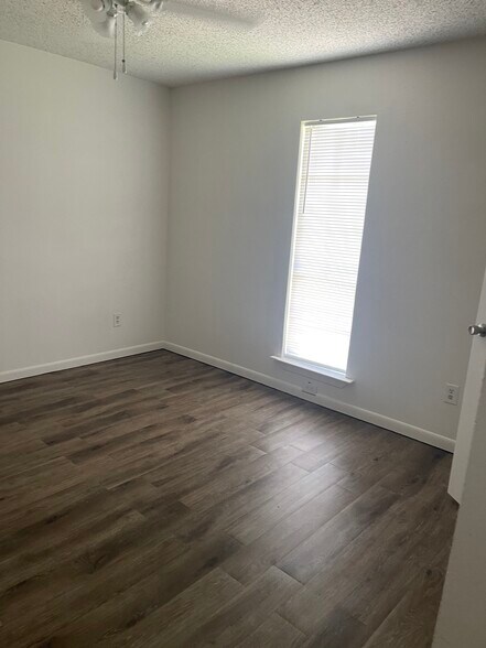 Building Photo - 2523 Westminster Dr