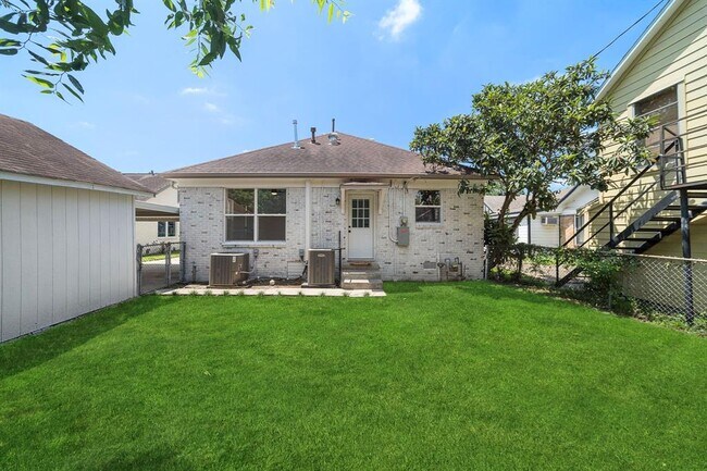 Building Photo - 2811 Barbee St