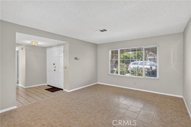 Building Photo - 10728 Valley Dr