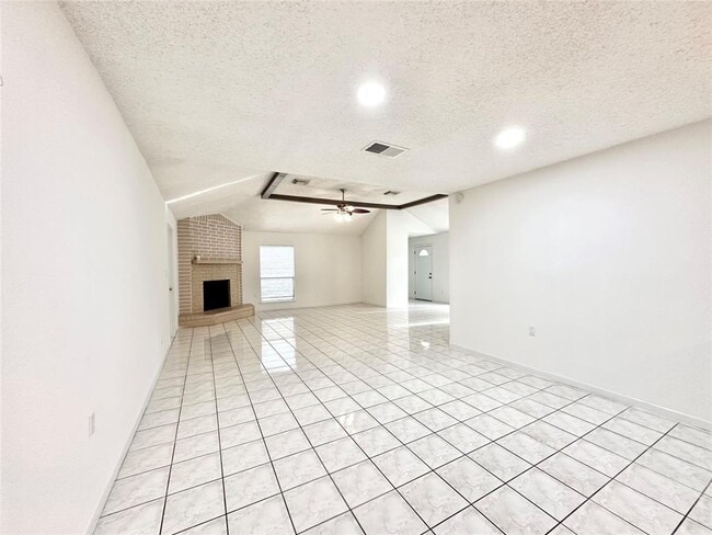 Building Photo - 6115 Briar Terrace Dr