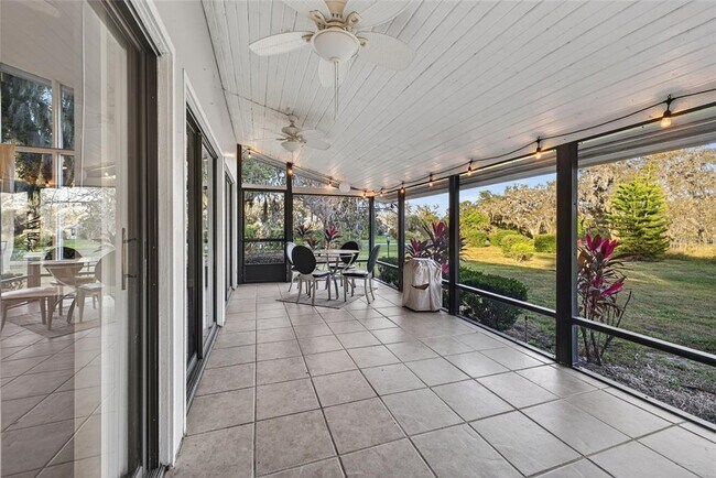 Building Photo - 46 Nottingham Way