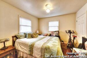 Building Photo - 460 Comal Ave