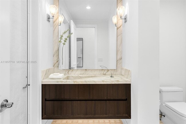 Building Photo - 9941 SW 60th Ct