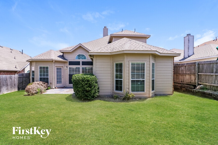 Building Photo - 5005 Portview Dr