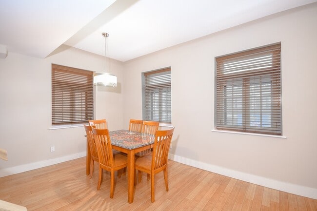 Building Photo - 603 Westgate Ave