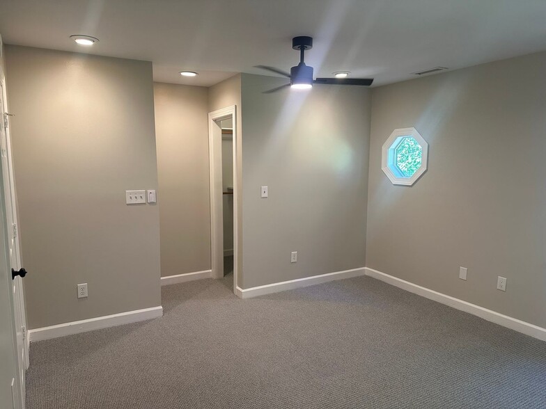 Building Photo - 160 Lystra Hills Ln