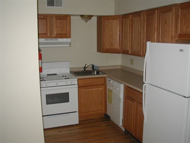 Building Photo - 350 E 12th Ave