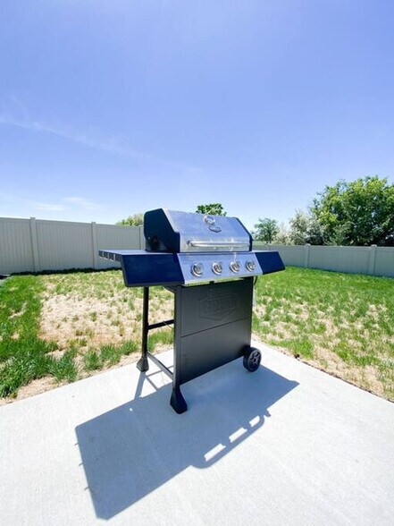 Building Photo - 5280 West Grand Rapids St