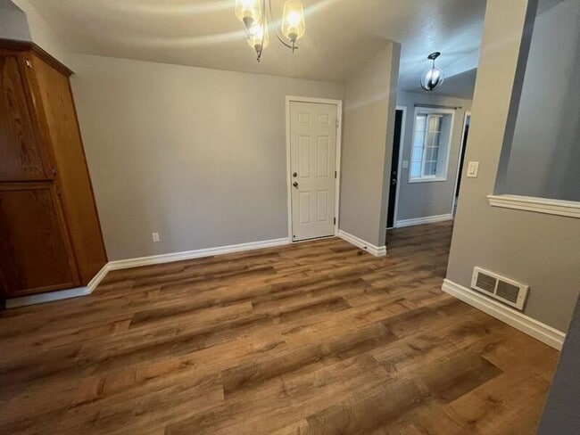 Building Photo - 27208 Manor Pl NW