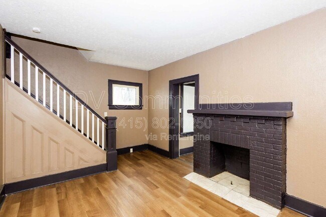 Building Photo - 243 Wildwood Ave