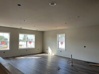 Building Photo - Salem Run Apartments Phase 2