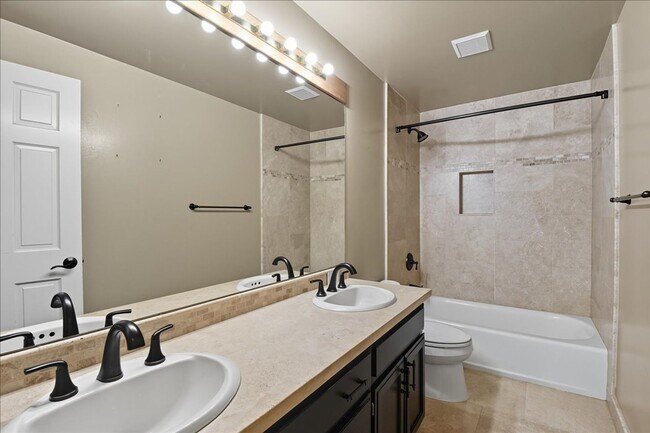 Building Photo - 4bd/2.5ba Woodinville House