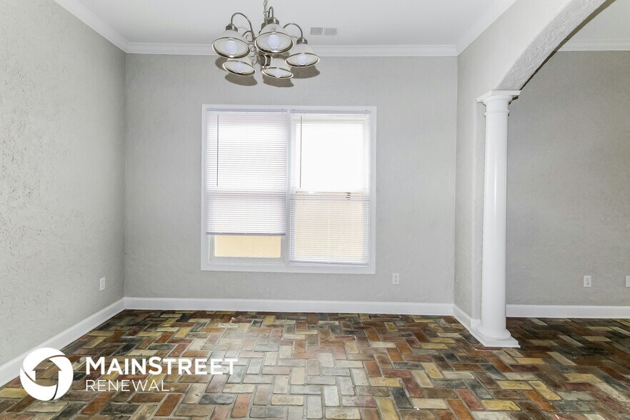 Building Photo - 6330 Cheyenne Dr