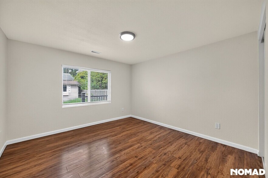 Building Photo - 1413 12th St NE