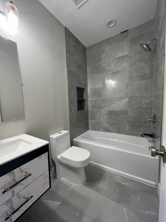 Building Photo - Brand New Constructed 2 BR/2.5 BA Apartmen...