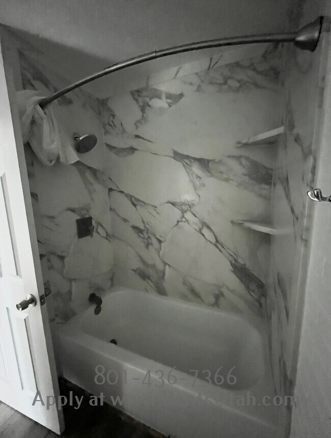 Building Photo - Provo Townhome